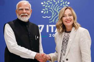 The Rome-Delhi Courtship