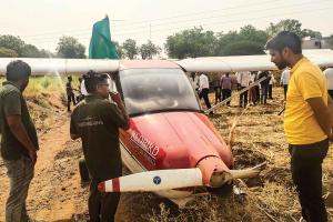 Trainer plane hard-lands near Baramati