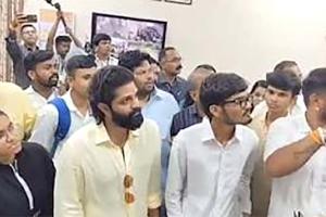 Amit removes Modi’s photo from govt college