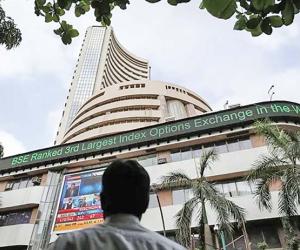 Why buying high P/E ratio stocks is risky?