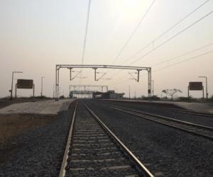 Suspecting wife’s infidelity, Bihar man ends life with four children under train