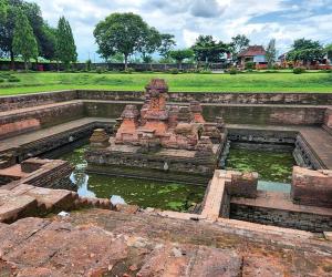 A Civilisation of Shared Gods