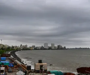 Mumbai Faces Sharper Monsoons, Rising Heat: Report