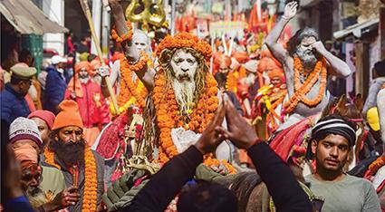 How Is Life of Seers in Akhadas?