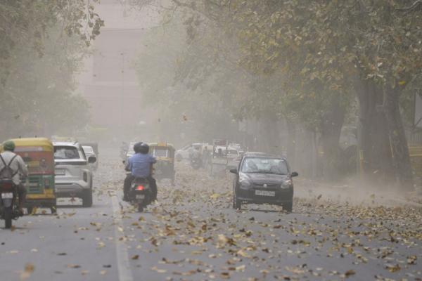 AAP, BJP wrangle over Delhi's 'poor' air quality after dust storm