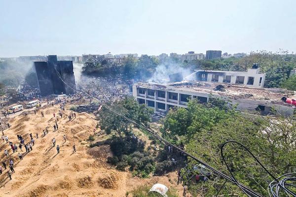 Plane crashes two min after take-off