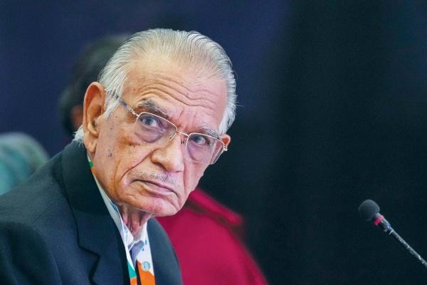 A Six-Decade Political Journey Untainted by a Single Stain